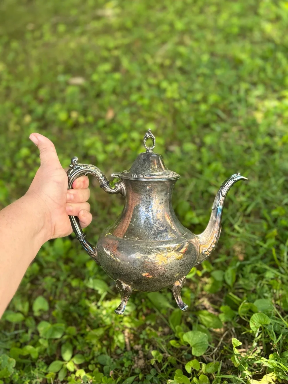 Vintage ornate silver plated tea pot/coffee pot